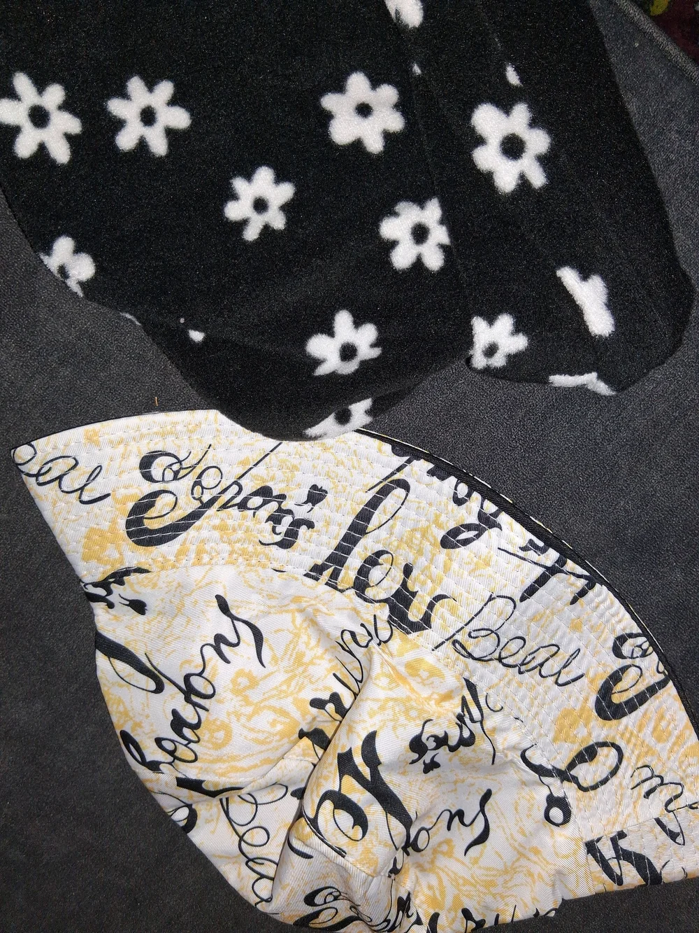 Black and White Floral Pattern Kids Gloves And Bucket Hat Bundle